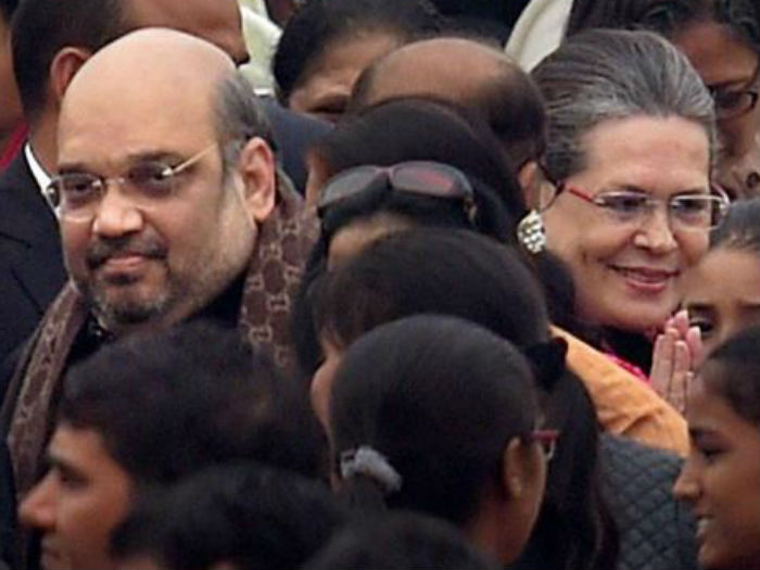 Sonia, Manmohan dare BJP over AgustaWestland deal