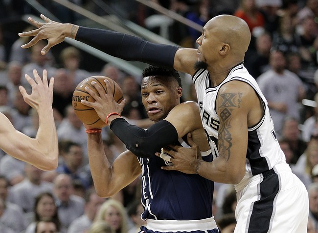 Spurs untouchable in San Antonio; beat Thunder 124-92