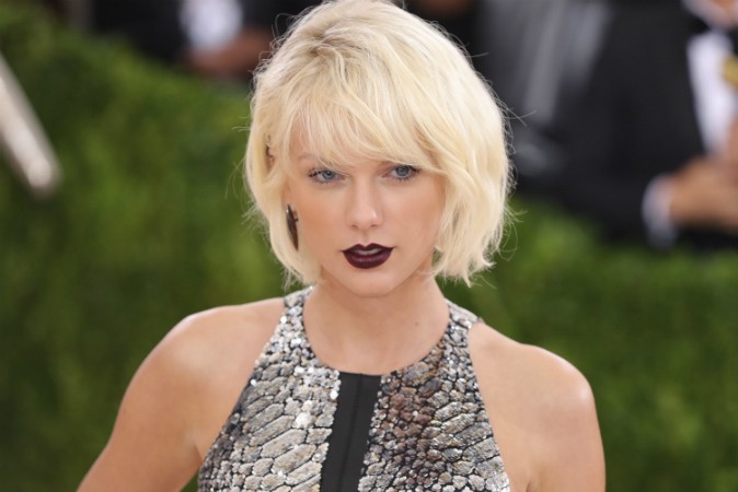 Taylor Swift attends the Manus x Machina Fashion In An Age Of Technology Costume Institute Gala at Metropolitan Museum of Art