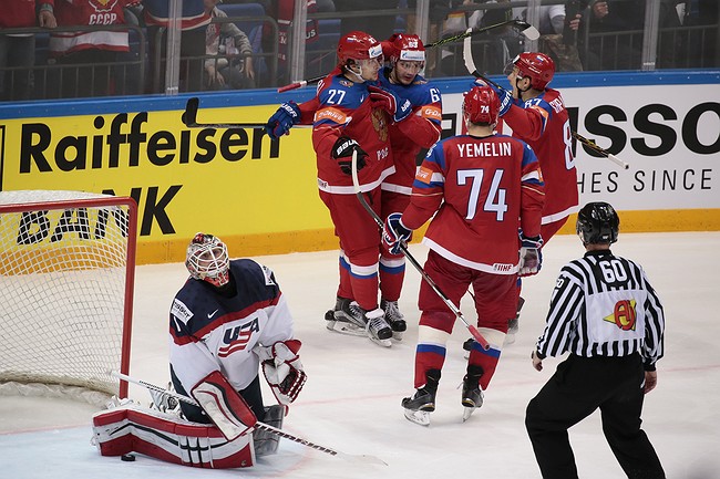 Canada hangs on for 4-3 semifinal win over United States at hockey worlds