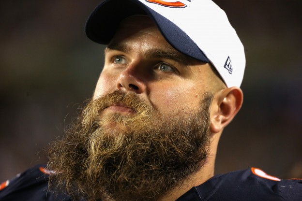 After drafting a guard in the draft the Bears officially release Matt Slauson