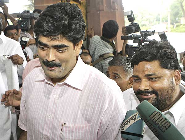 Rajdeo Ranjan murder: 4 visitors of Shahabuddin detained in Siwan jail raid