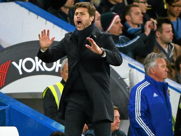 Tottenham manager Mauricio Pochettino urges his team on against Chelsea