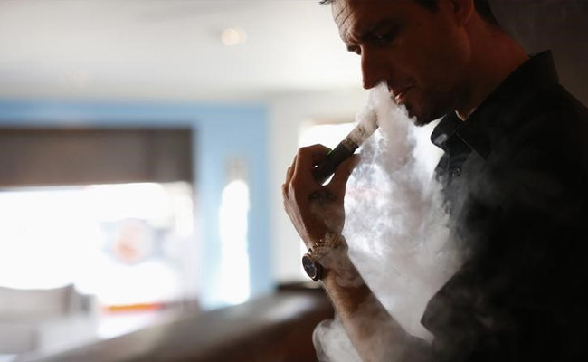 United States Regulators Ban E-Cigarette Cigar Sales To People Under 18