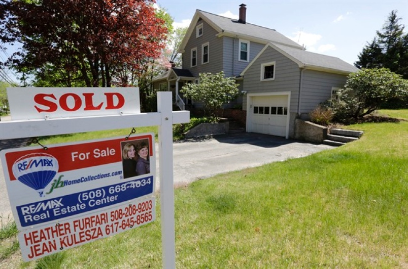 US existing home sales rise for second straight month, inventory still tight