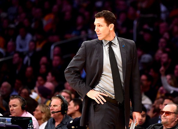 Warriors grant Lakers permission to interview Luke Walton