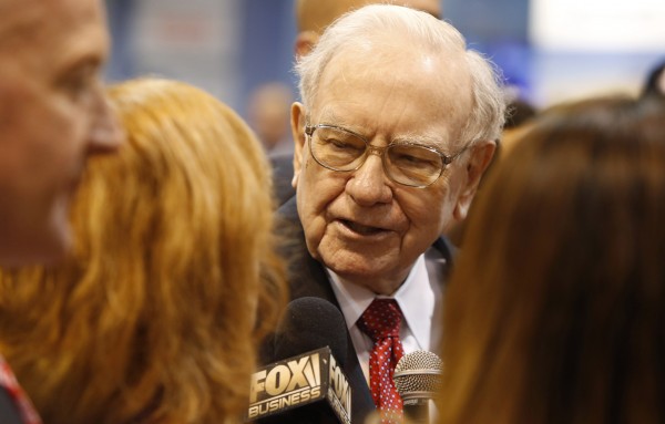 Buffett: Many hedge fund managers are paid 'just to breathe'