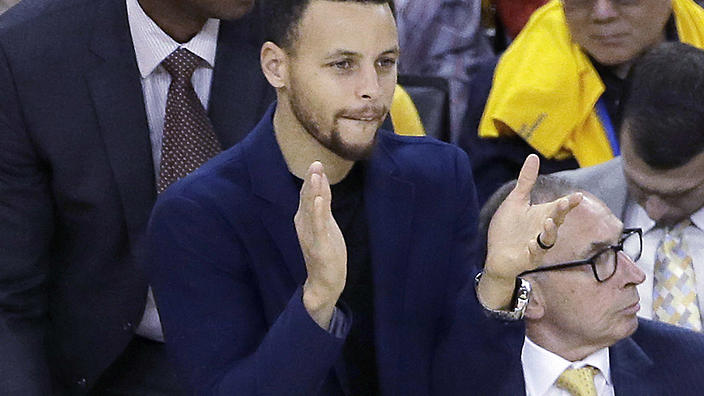 Warriors NBA star Stephen Curry says he hopes to overcome a knee injury and play against Portland