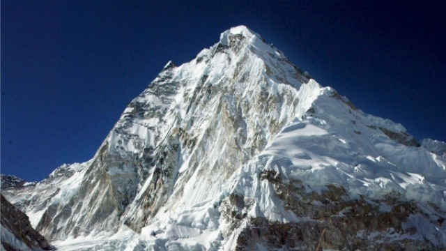 West Bengal sets up a team to rescue missing Everest climbers