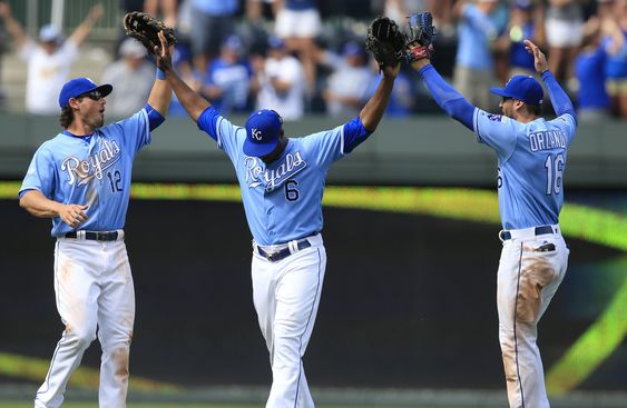 MLB: Kansas City seven-run rally in ninth stuns White Sox