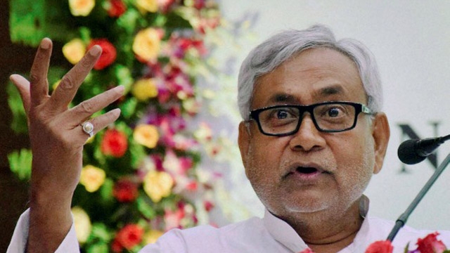 Youth who hurled slipper at Bihar CM Nitish Kumar gets bail