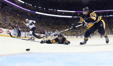 Penguins try to clinch on 7th anniversary of last Cup