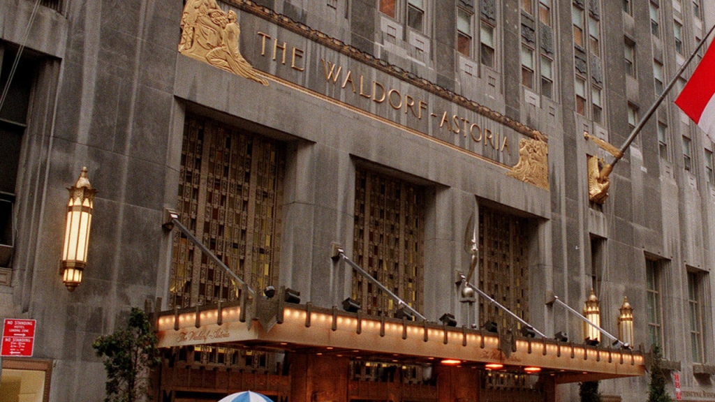 UPDATE 1-Anbang plans to convert most of Waldorf Astoria to apartments -WSJ