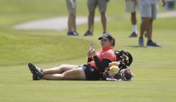 Ariya Jutanugarn of Thailand takes a break