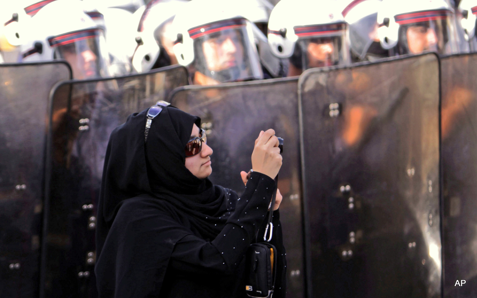 Bahrain court suspends main opposition society - lawyer