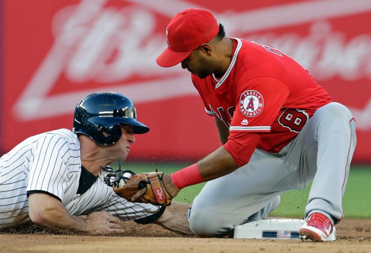 Brett Garder continues his hot hitting Thursday against the Angels