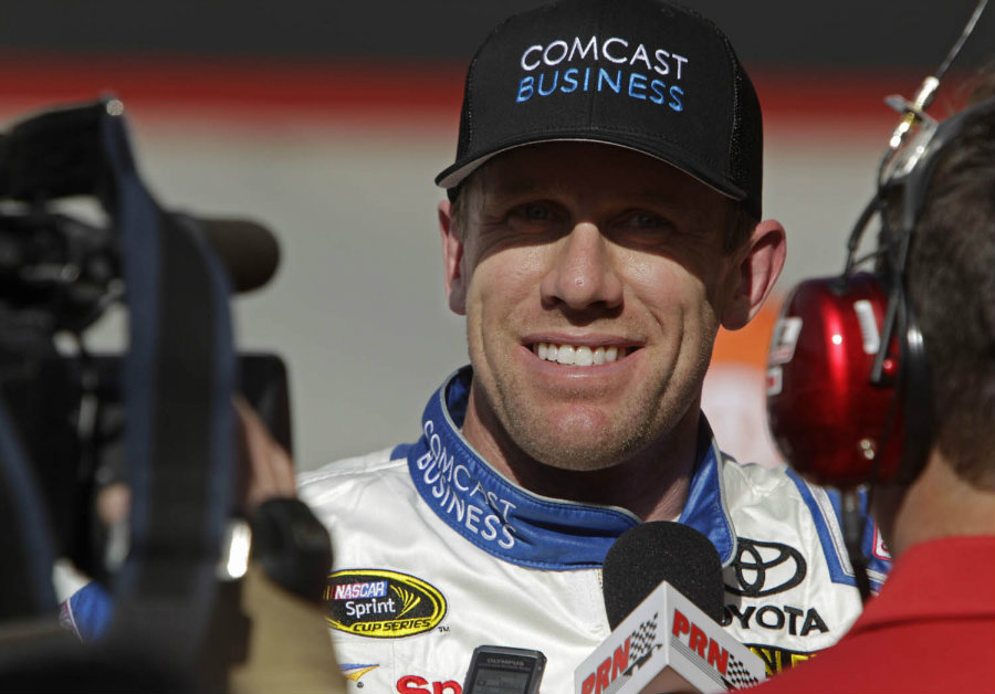 The American driver Carl Edwards took the pole position in qualifying at the Toyota Save Mart 350 to be held on Sunday at the Sonoma Raceway in California