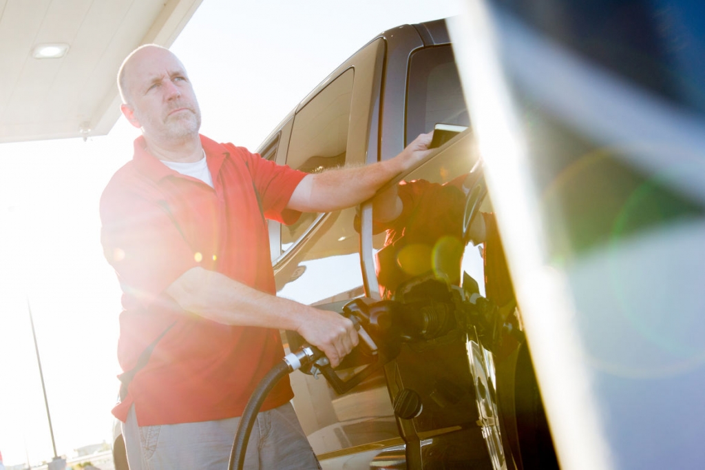 Gas prices creep upward as summer driving season starts