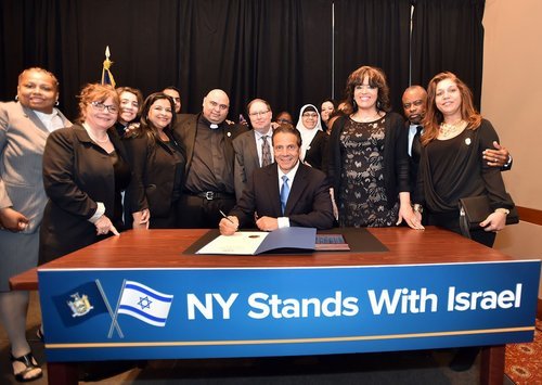 Governor Cuomo signing the anti-BDS order on Sunday