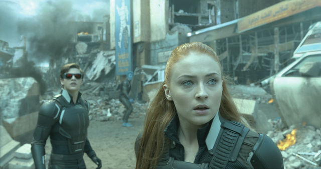 Cyclops and Jean are in the midst of an epic battle to save the planet in “X-Men Apocalypse.”