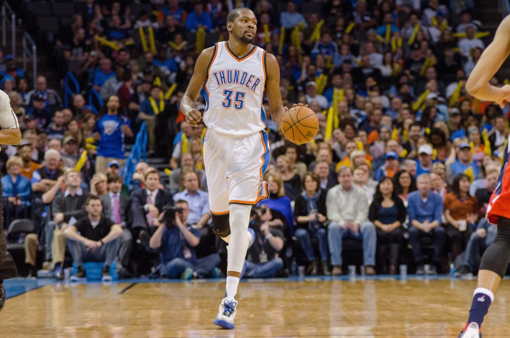 Jan. 10 2016- KEVIN DURANT drives to the hoop. The Portland Trailblazers hosted the Oklahoma City Thunder at the Moda Center on Janurary 10 2016