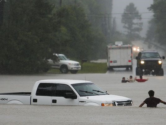 Texas river expected to crest at record level Tuesday