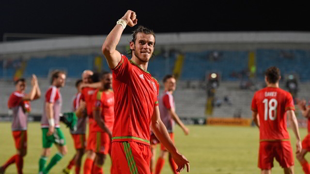 Euro 2016 Gareth Bale to play as a striker against England