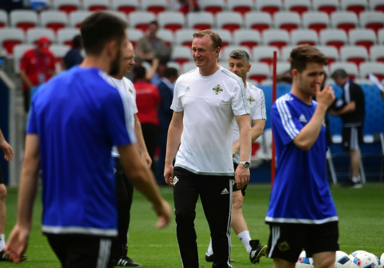 Michael O'Neill plays down Kyle Lafferty injury as just a 'precaution