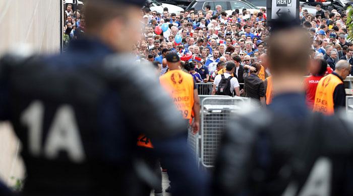 Euro 2016 kicks off in France despite strikes and terror threat
				0