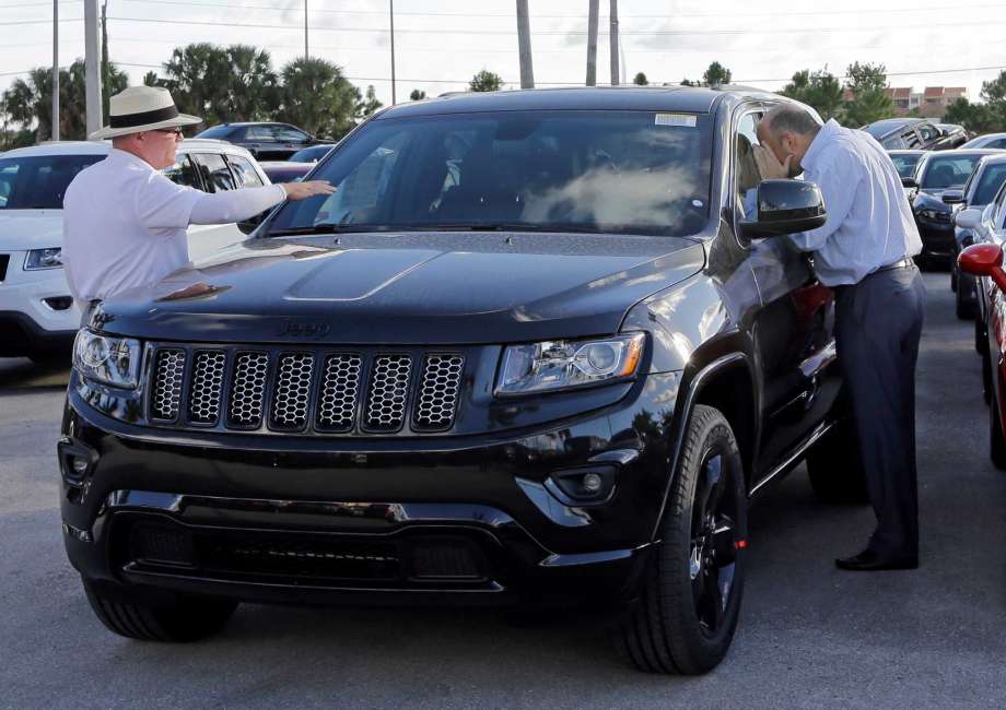 Fiat Chrysler US sales up 1 pct., growth may be slowing