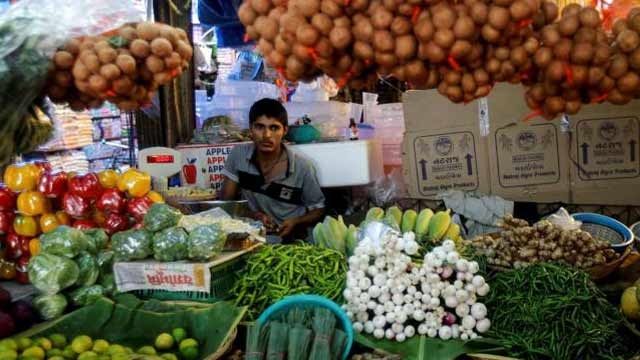 For the 2nd month in a row inflation shoots up to 5.76% in May on costly food items