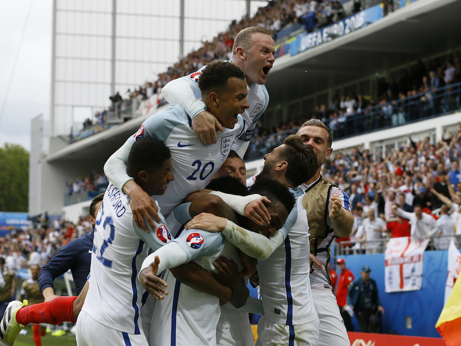 England gets comeback victory over Wales with injury-time winner at Euro 2016