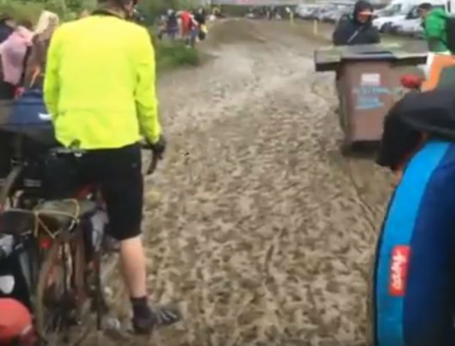 Glastonbury 2016 Traffic Chaos & Heavy Rain