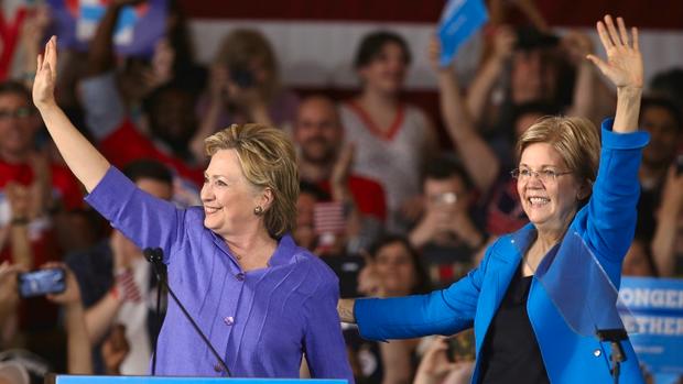 Hillary Clinton stands along side Senator Elizabeth Warren at a campaign rally in Cincinnati Ohio. REUTERS  Aaron Josefczyk