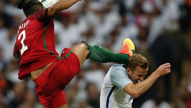 Watch: Bruno Alves red carded after kicking Harry Kane in head