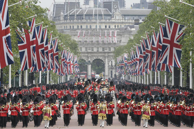 Queen's 90th birthday: New image released as celebrations begin