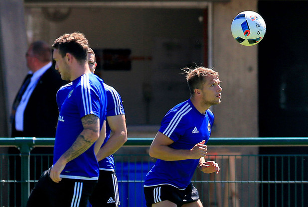 Jamie Ward in training in France