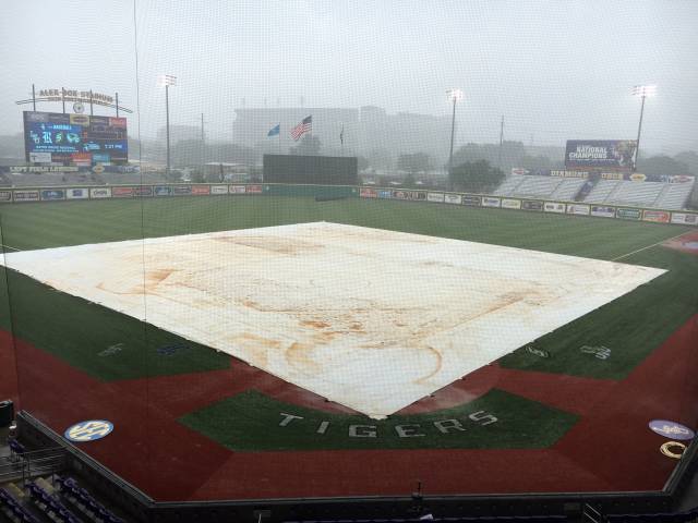 LSU in familiar spot; road to College World Series goes through Baton Rouge