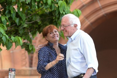 Secret Service rushes stage to protect Sanders