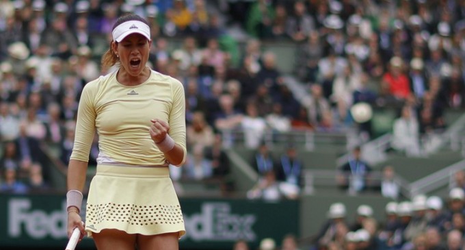 Garbine Muguruza Defeats Serena Williams in French Open Final