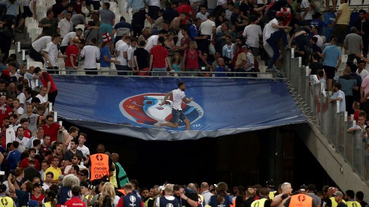 Euro 2016 Treat all violent fans the same – Putin