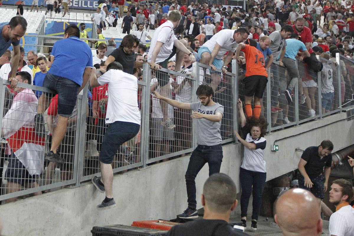 France wants to deport almost 50 Russian soccer fans- supporters group