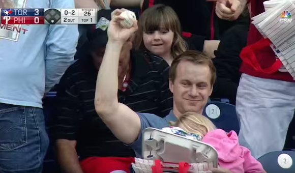 Blue Jays score 13 runs, demolish Phillies in series finale