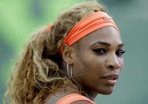 Serena fails to reach her dream of touching Graf breaks down in tears