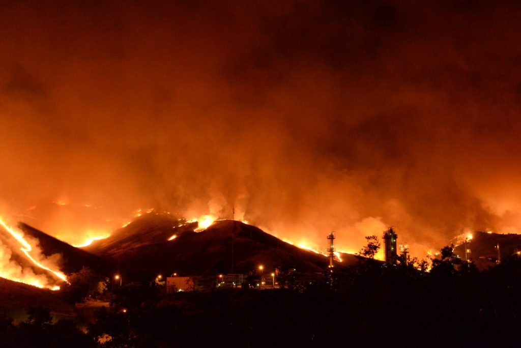 Sherpa Fire burning near Exxon Mobil refinery in Las Flores Canyon