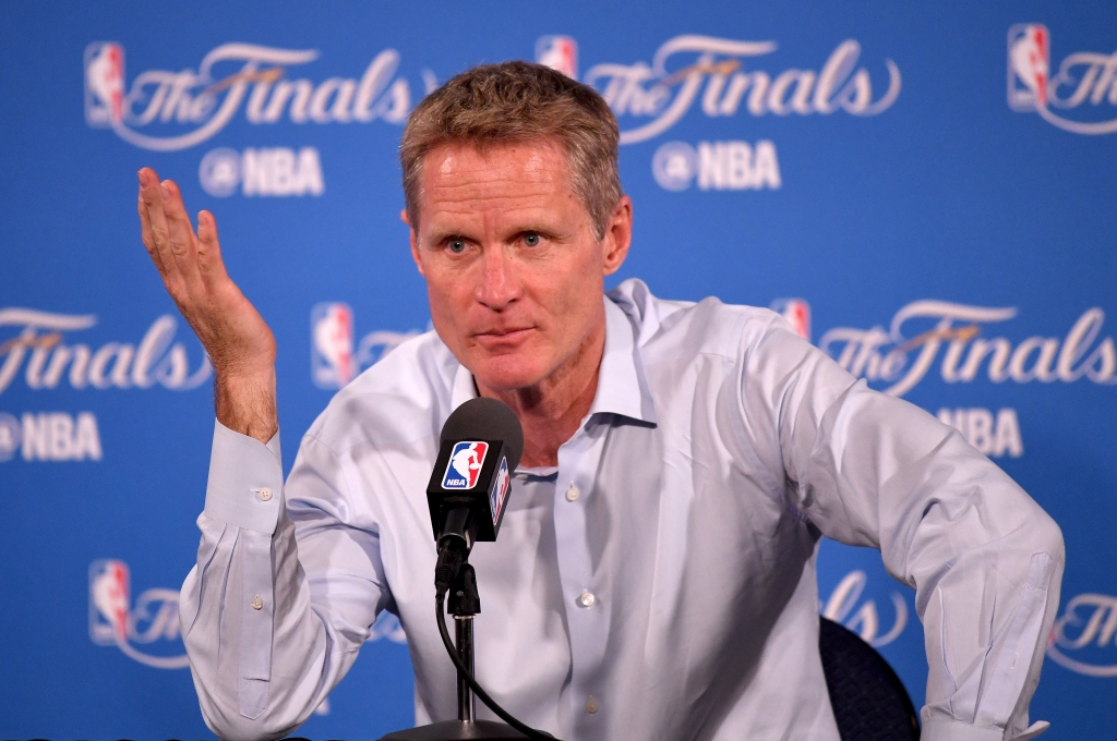 Golden State Warriors coach does karate to inspire Warriors to win