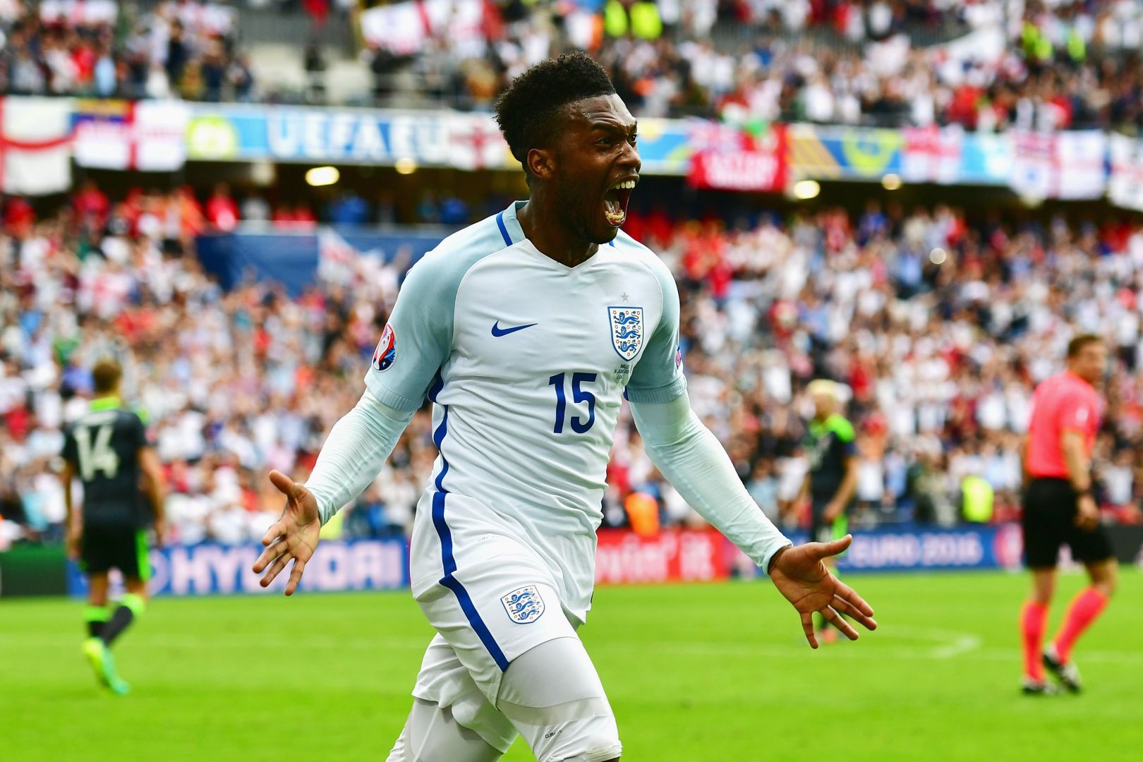 Sturridge grabs dramatic late winner for England