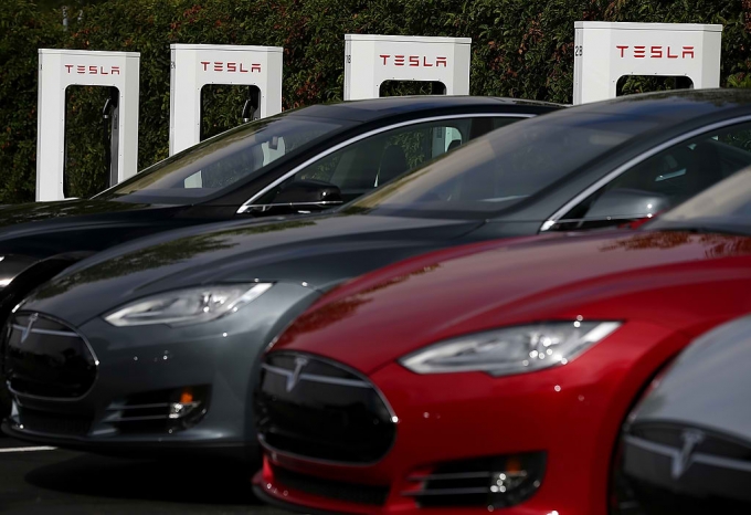 Tesla Motors Opens New 'Supercharger&#039 Station In Fremont California