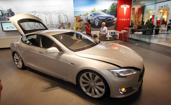 Tesla Denies Model S Defect, Effort to Discourage Report to U.S.