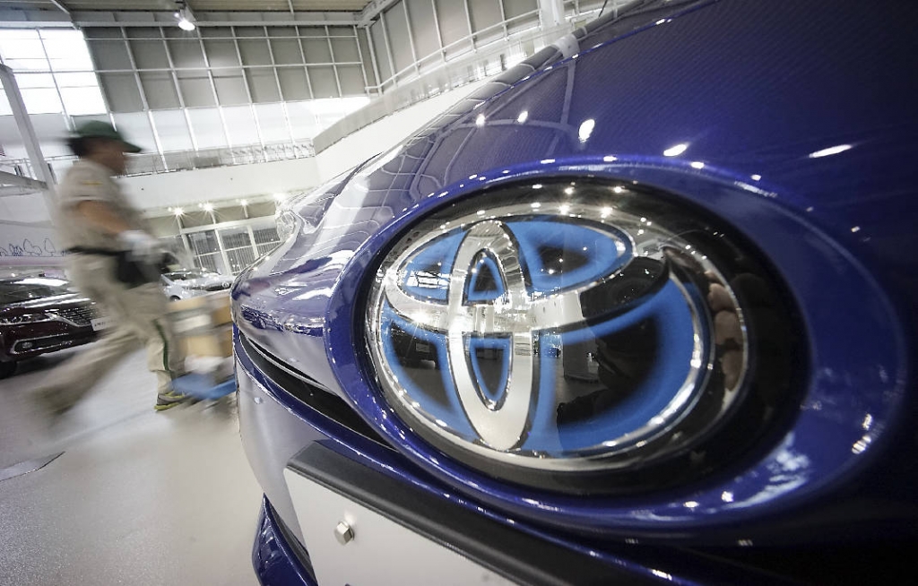 Toyota recalls 1.43m hybrids worldwide